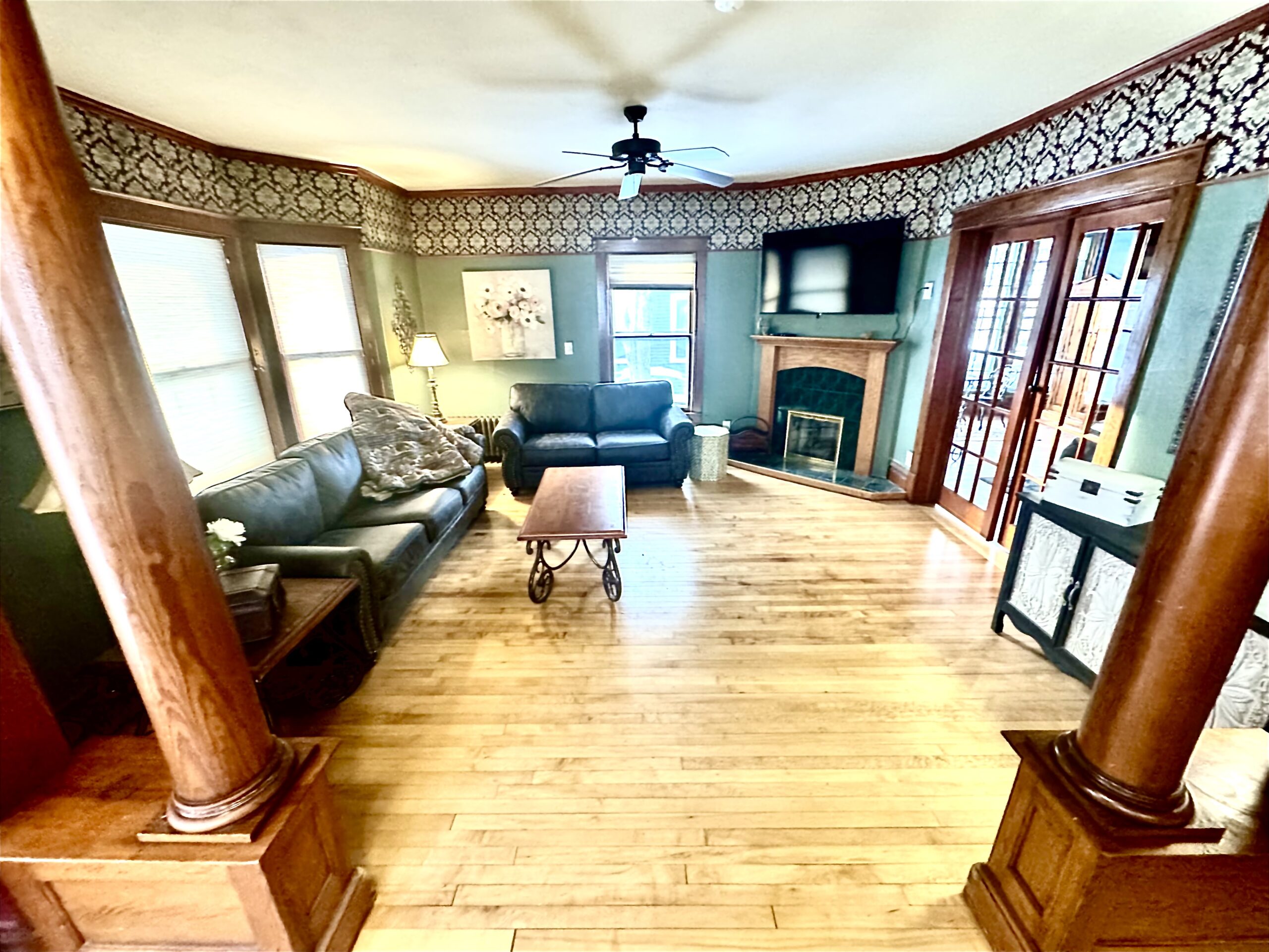 Historic Pauquette 5bd Portage Place