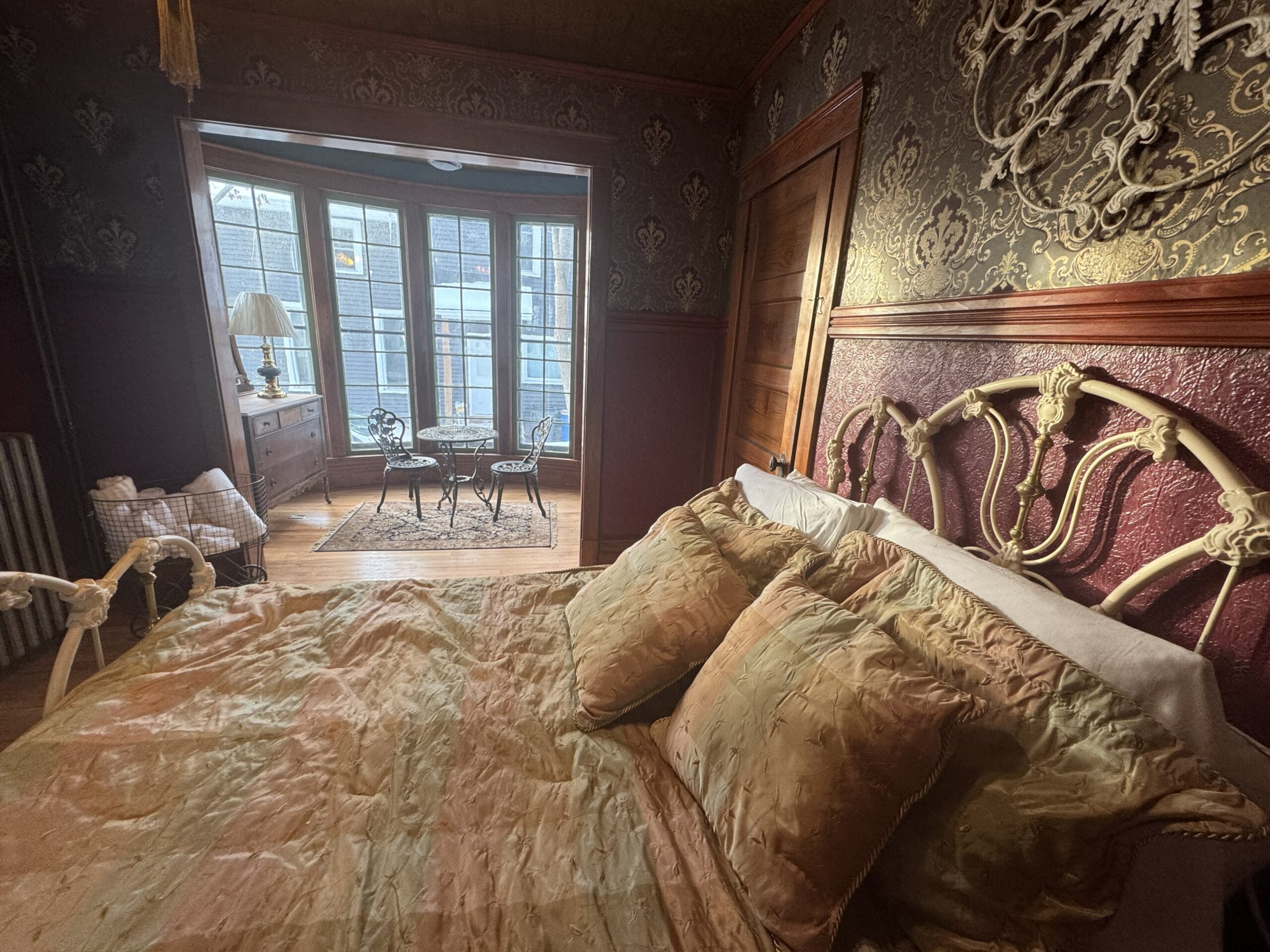 Historic Pauquette 5bd Portage Place