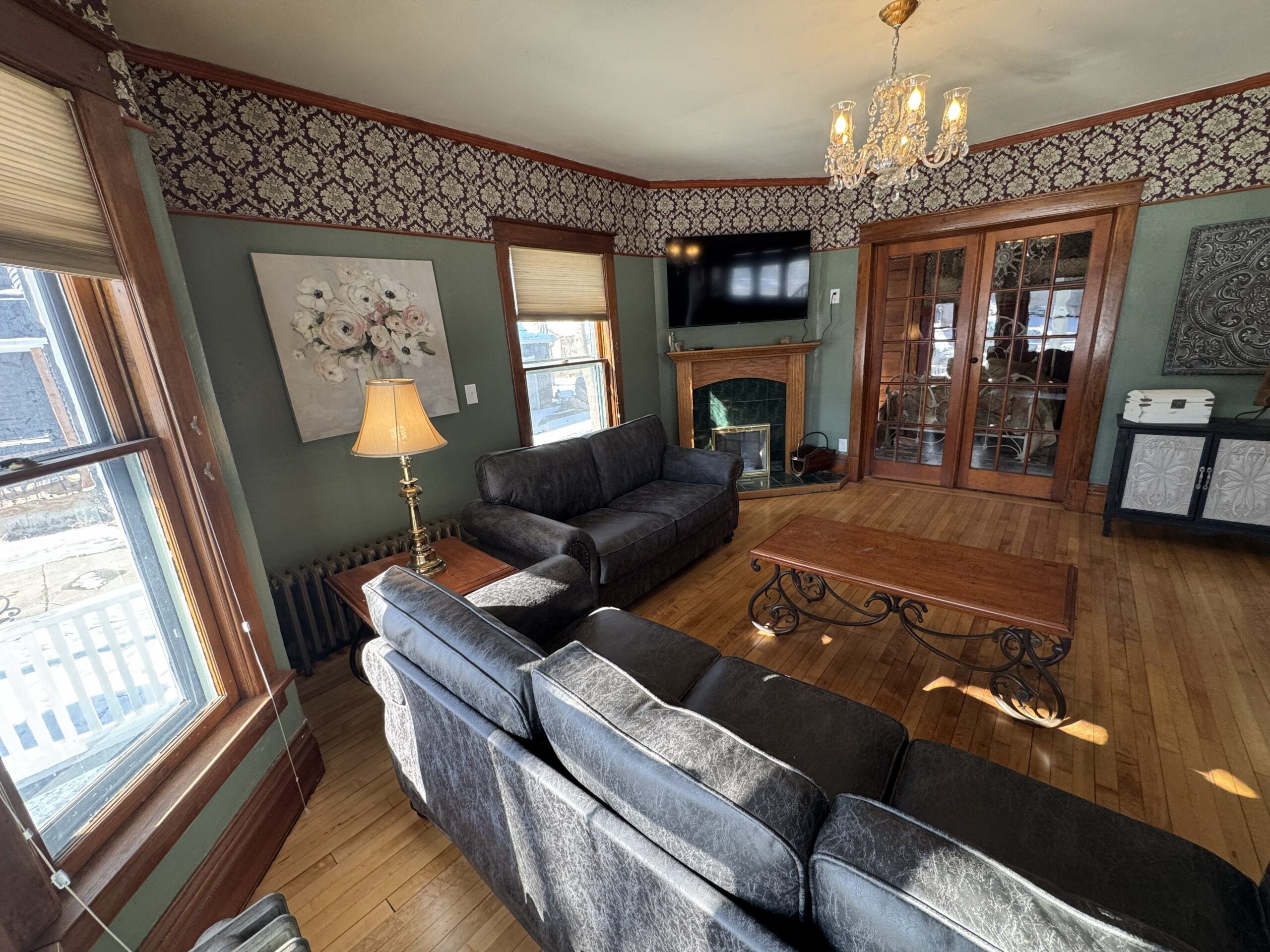 Historic Pauquette 5bd Portage Place