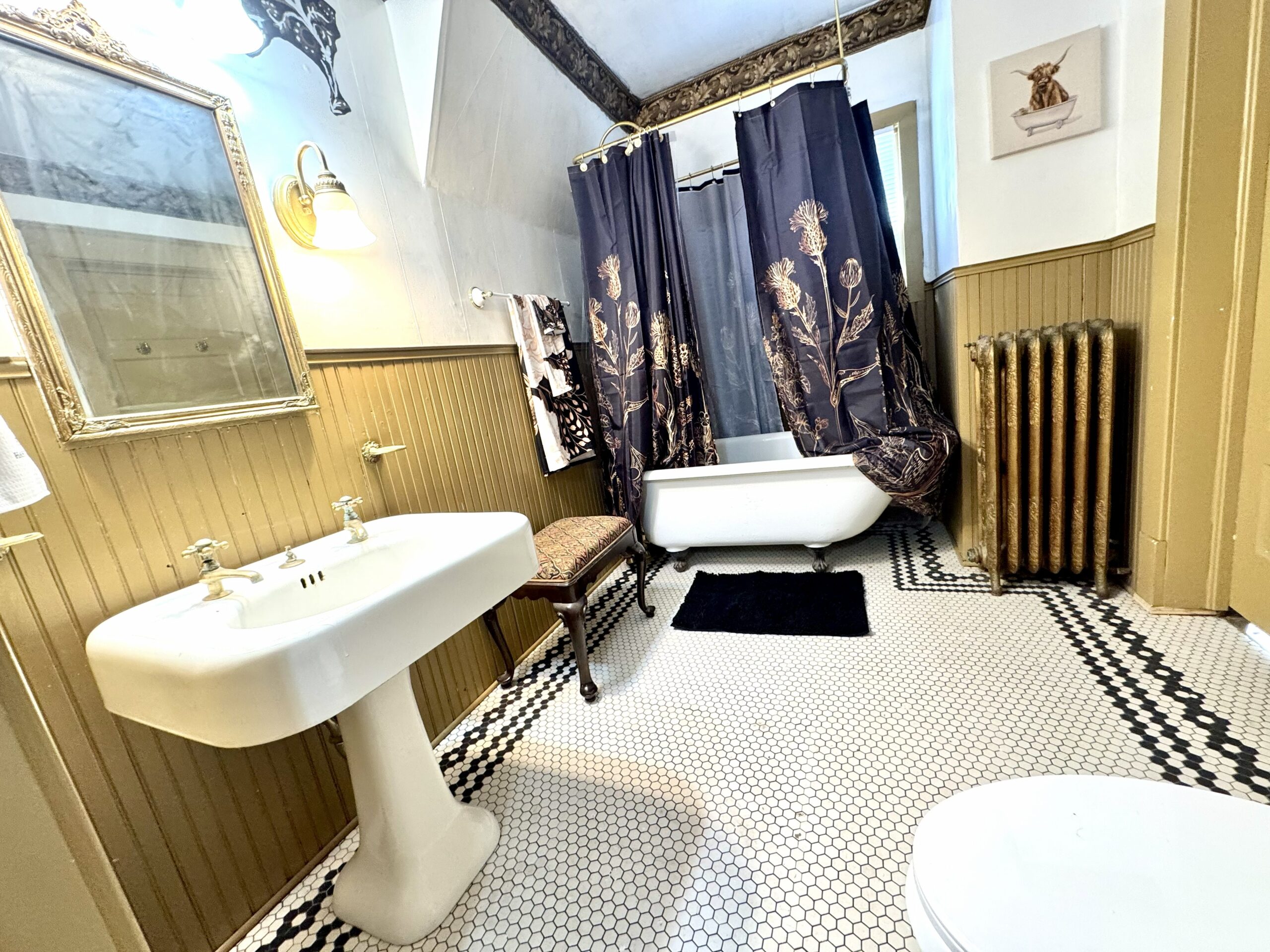 Historic Pauquette 5bd Portage Place