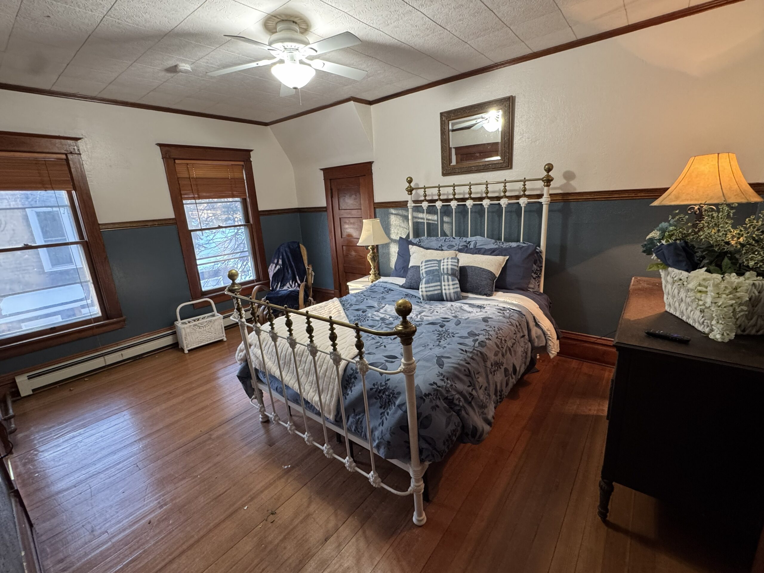 Historic Pauquette 5bd Portage Place