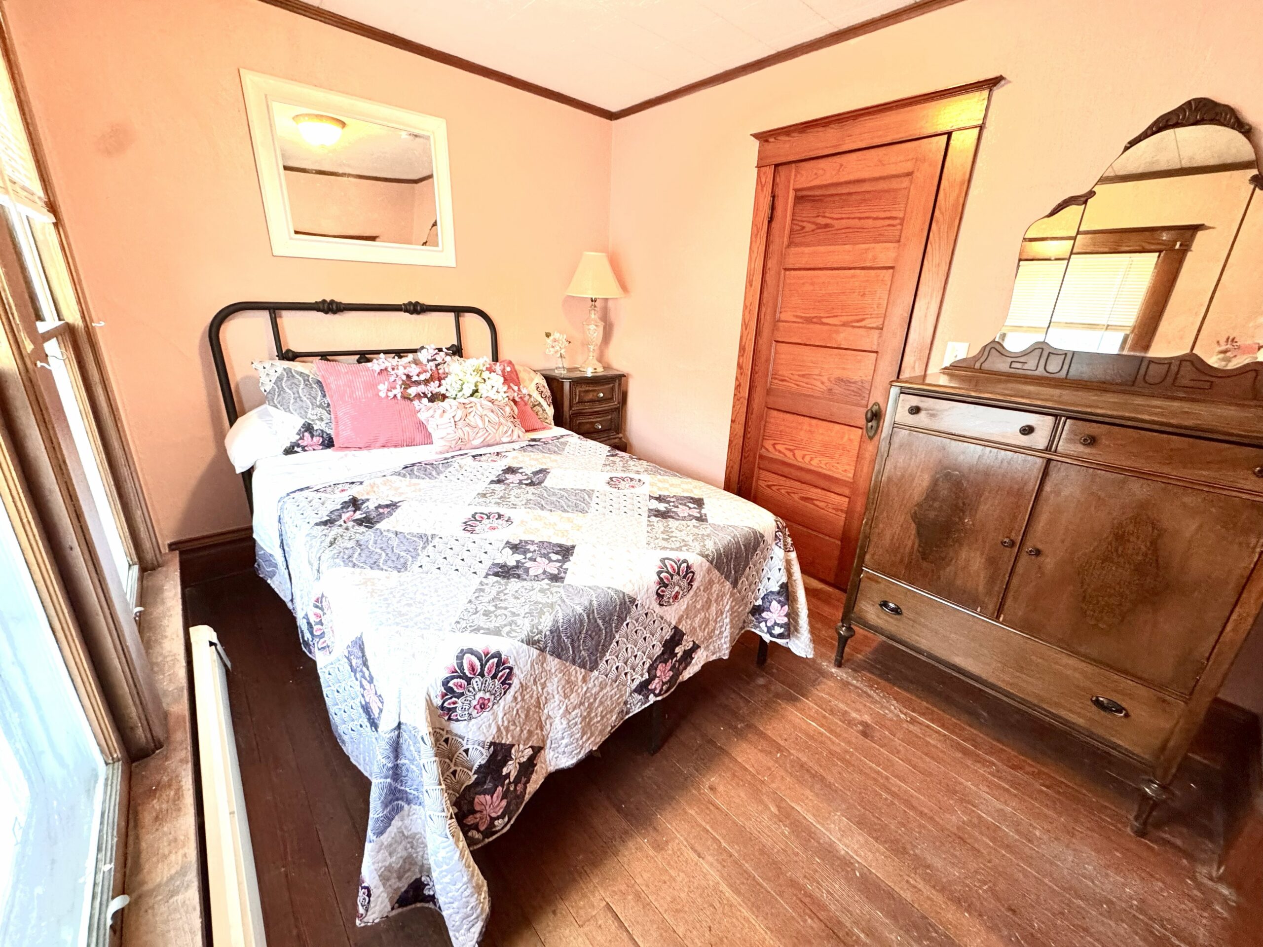 Historic Pauquette 5bd Portage Place