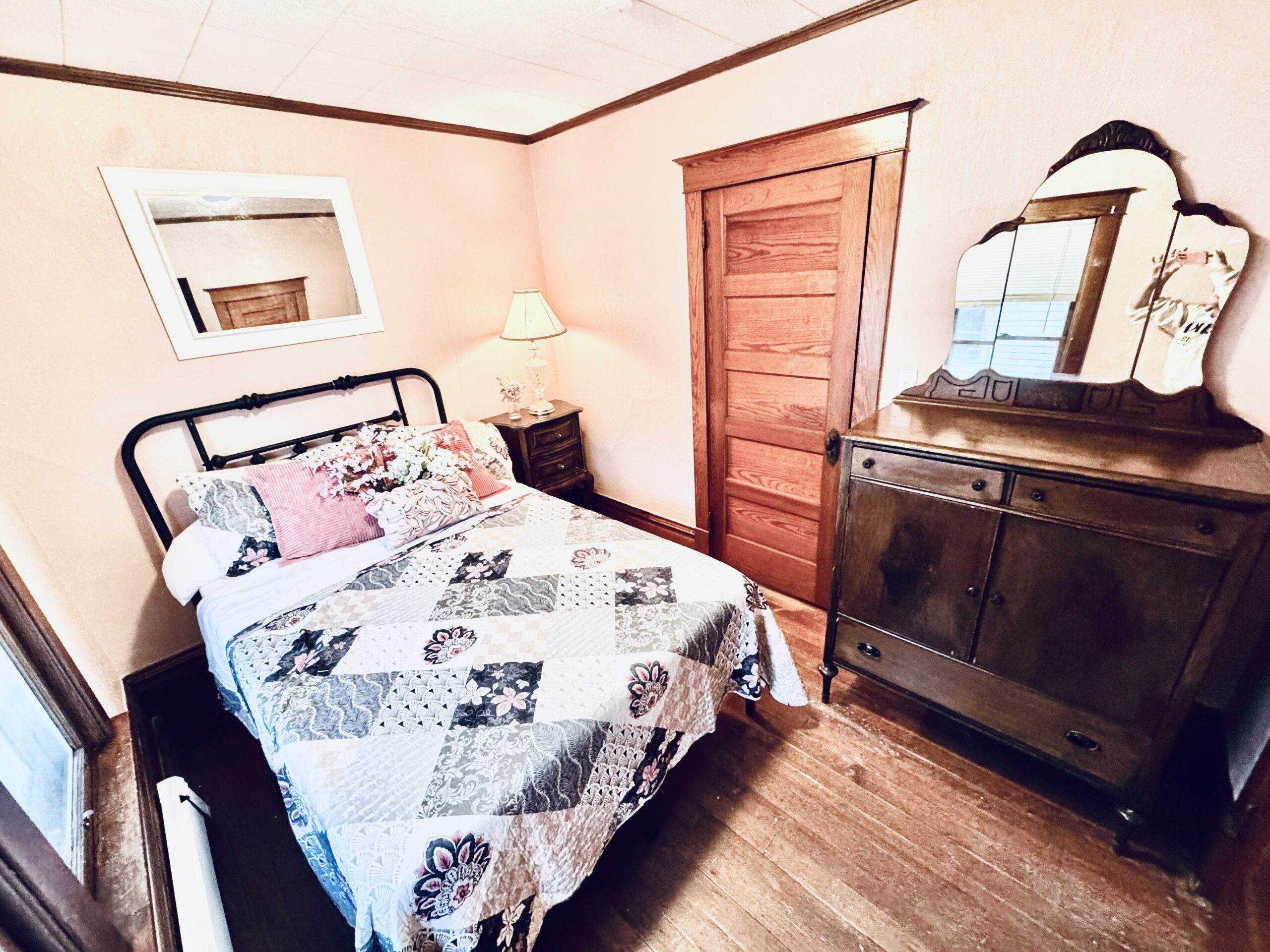 Historic Pauquette 5bd Portage Place