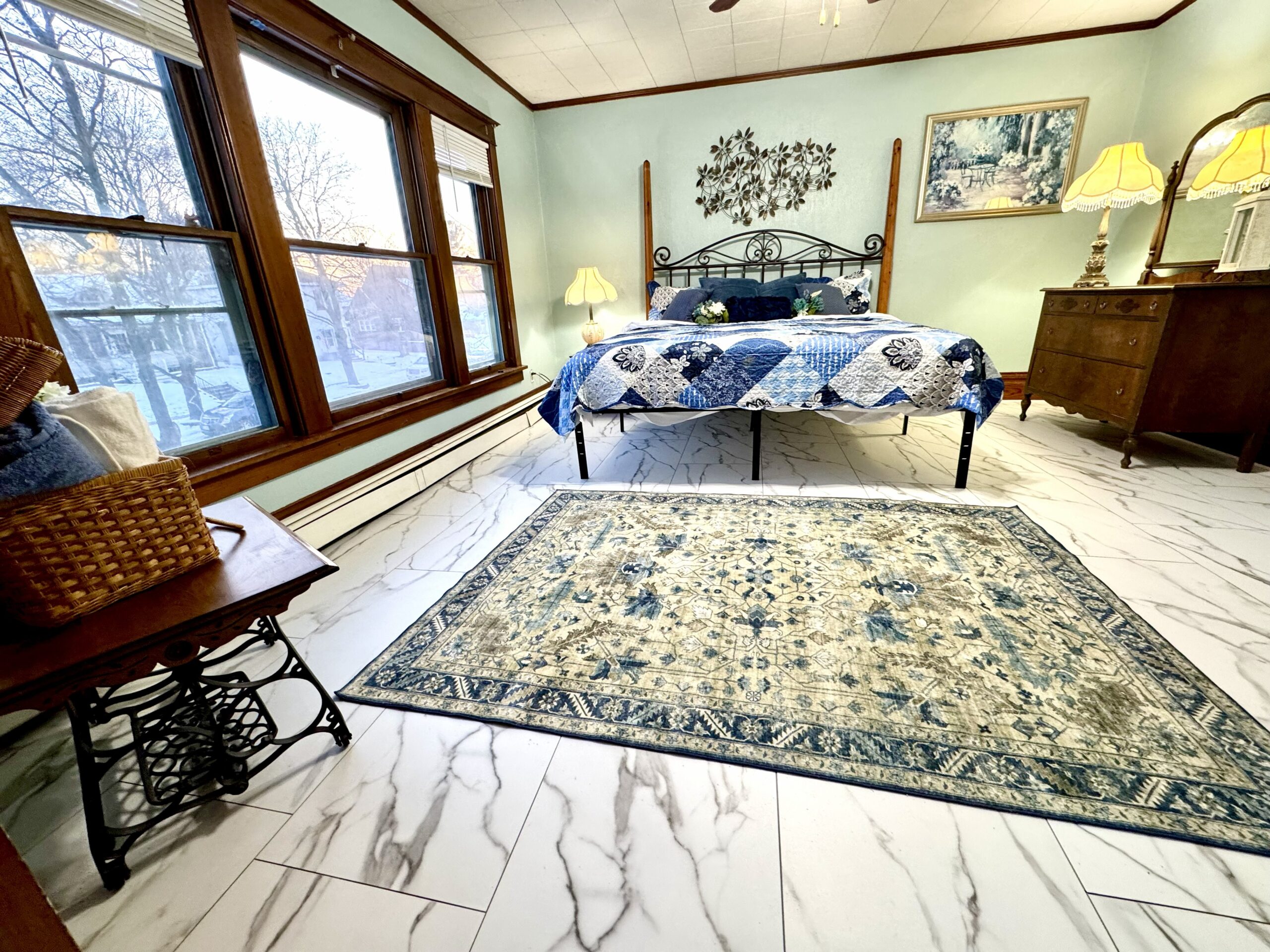 Historic Pauquette 5bd Portage Place