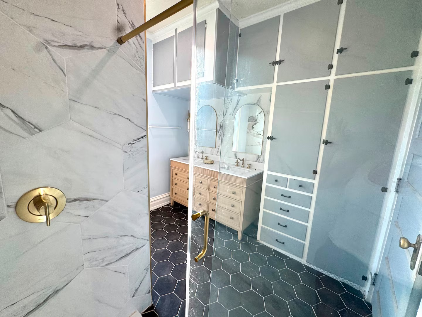Historic 7-Bedroom Mansion | Brillion, Wisconsin | Sleeps 14