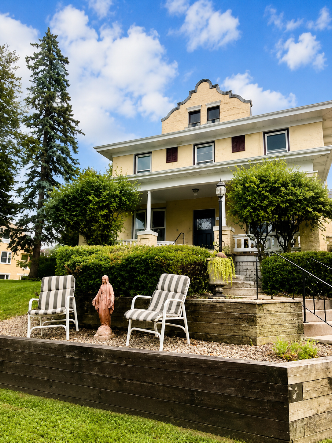 Historic 7-Bedroom Mansion | Brillion, Wisconsin | Sleeps 14