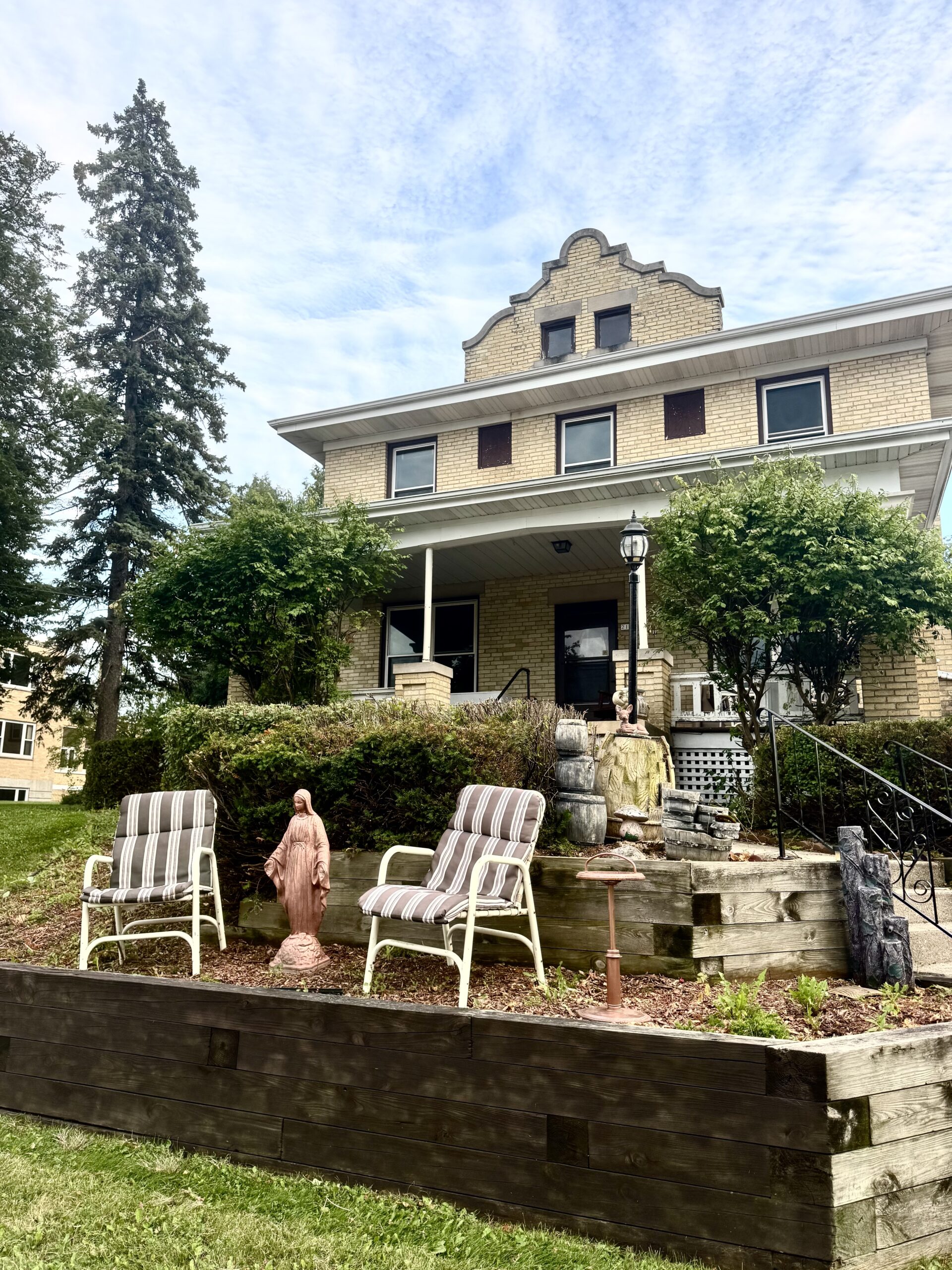 Historic 7-Bedroom Mansion | Brillion, Wisconsin | Sleeps 14